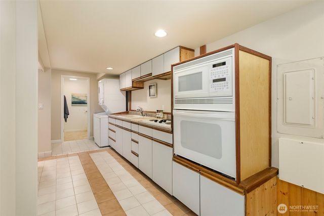 6001 60th Avenue NE, Seattle, WA 98115