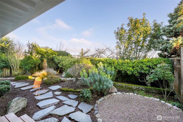 6001 60th Avenue NE, Seattle, WA 98115