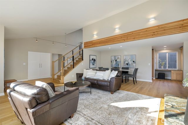 6001 60th Avenue NE, Seattle, WA 98115