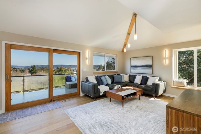 6001 60th Avenue NE, Seattle, WA 98115