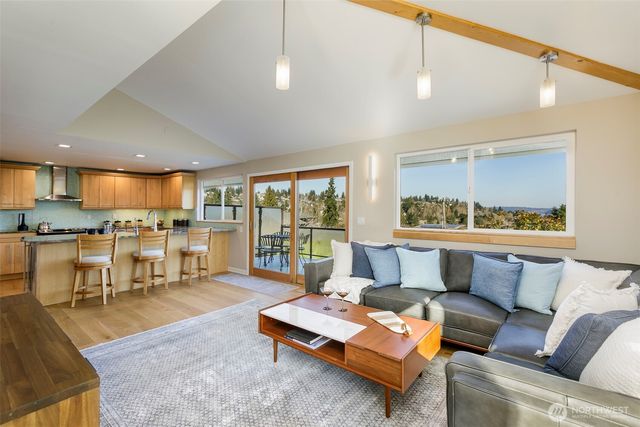 6001 60th Avenue NE, Seattle, WA 98115