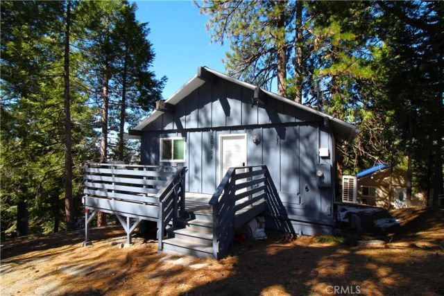 30904 Live Oak Drive, Running Springs, CA 92382