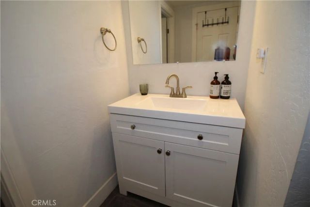 30904 Live Oak Drive, Running Springs, CA 92382
