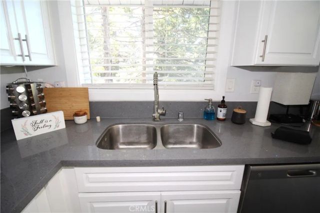 30904 Live Oak Drive, Running Springs, CA 92382