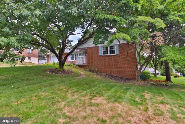 51 MILLER DR, Manheim, PA 17545