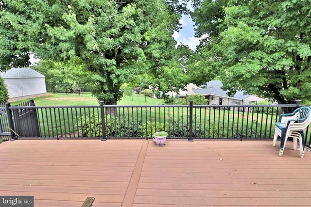 51 MILLER DR, Manheim, PA 17545