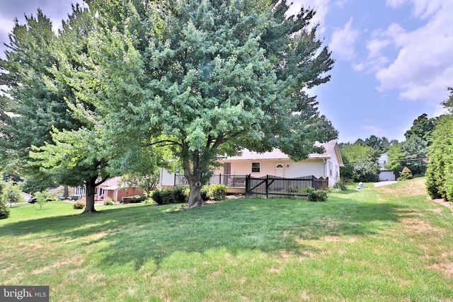 51 MILLER DR, Manheim, PA 17545