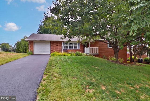 51 MILLER DR, Manheim, PA 17545