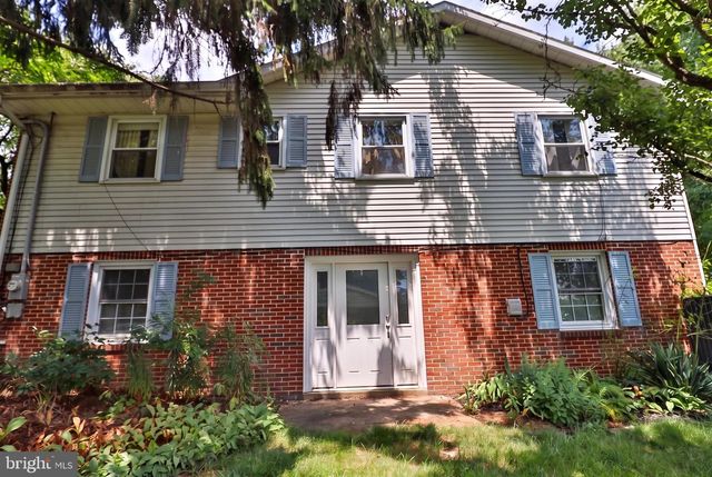51 MILLER DR, Manheim, PA 17545