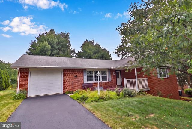 51 MILLER DR, Manheim, PA 17545