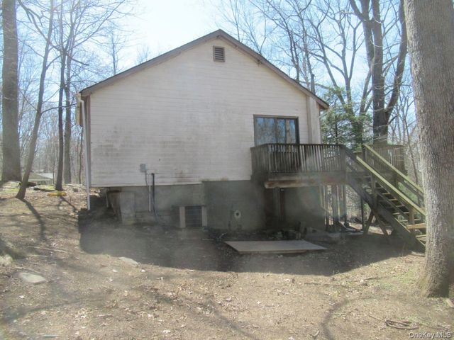 58 Hillside Drive, Mahopac, NY 10541