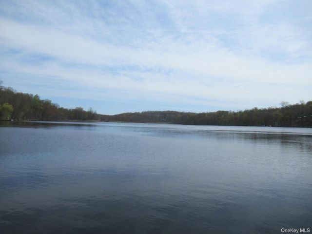 58 Hillside Drive, Mahopac, NY 10541