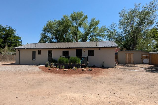 10031 Guadalupe Trail NW A, Albuquerque, NM 87114