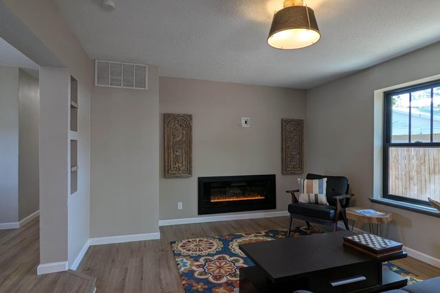 10031 Guadalupe Trail NW A, Albuquerque, NM 87114