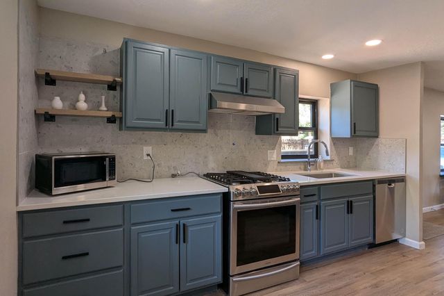 10031 Guadalupe Trail NW A, Albuquerque, NM 87114