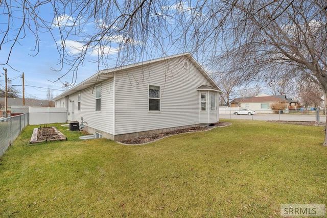 855 E Walnut Street, Pocatello, ID 83201