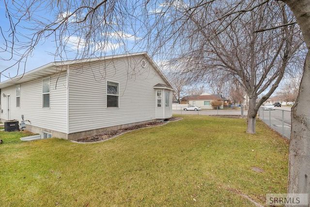 855 E Walnut Street, Pocatello, ID 83201