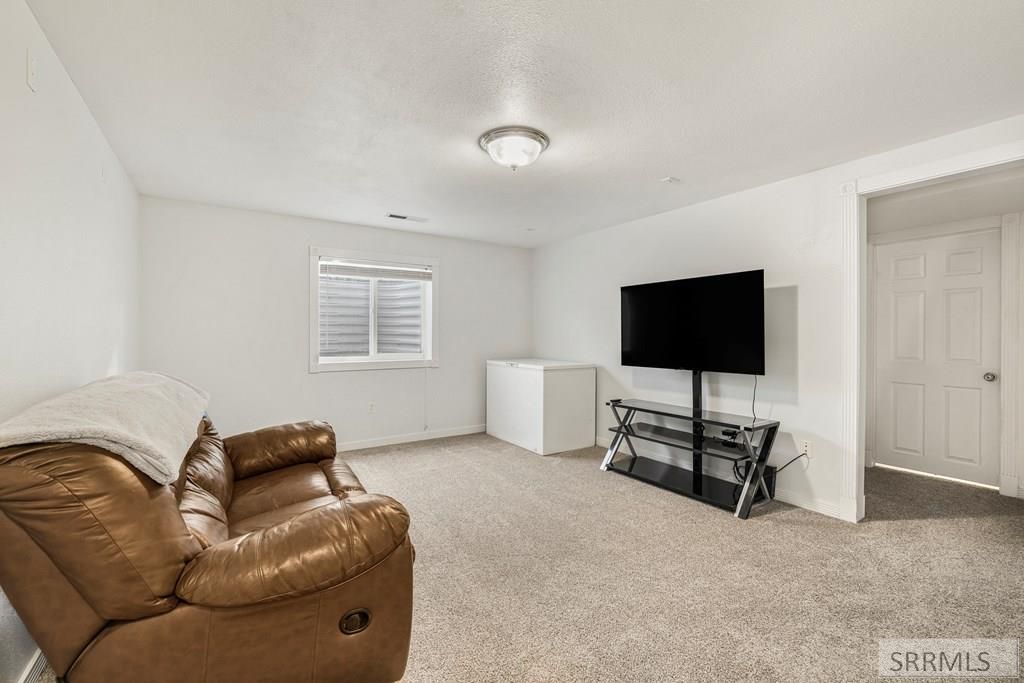 Image 11 of property listing at 855 E Walnut Street, Pocatello, ID 83201