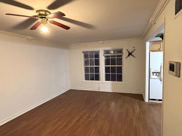 200 Butte Lane, Carpentersville, IL 60110