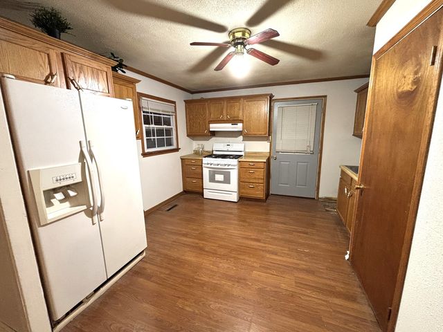 200 Butte Lane, Carpentersville, IL 60110