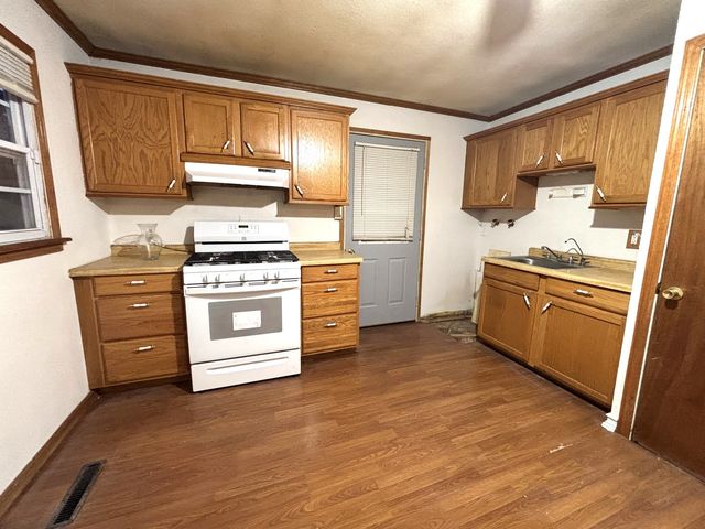 200 Butte Lane, Carpentersville, IL 60110