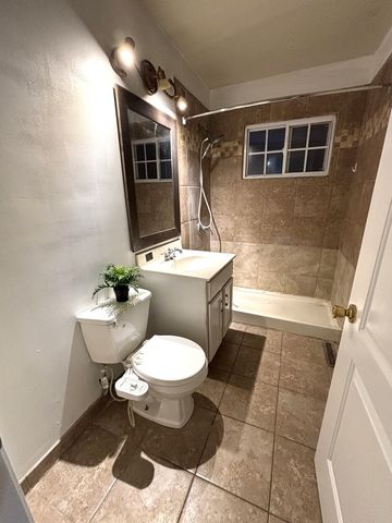 200 Butte Lane, Carpentersville, IL 60110