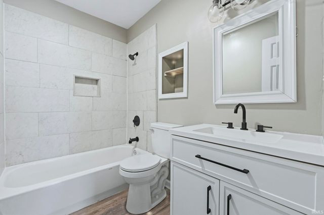 517 Springbrook Road, Fort Wayne, IN 46825