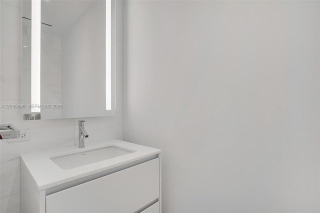 300 Biscayne Boulevard Way 3108, Miami, FL 33131