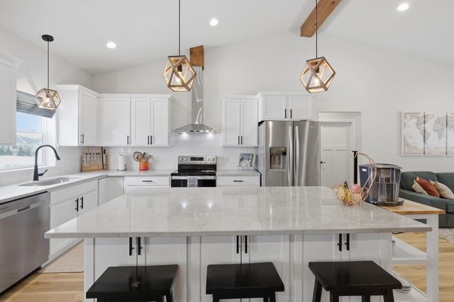 6480 Revere Pass, Deforest, WI 53532