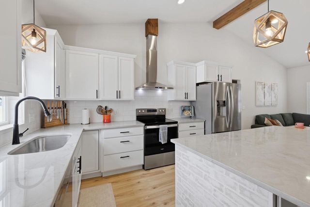 6480 Revere Pass, Deforest, WI 53532