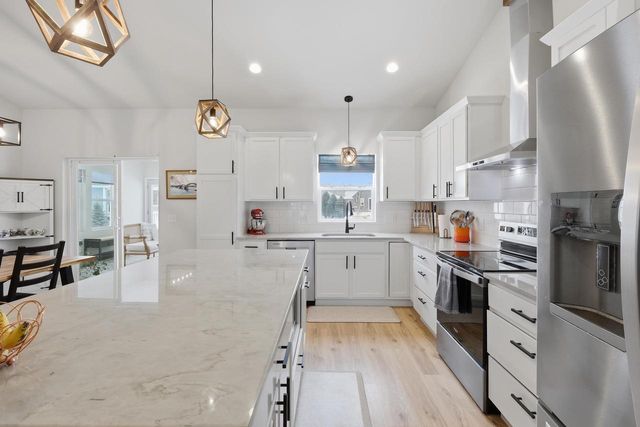 6480 Revere Pass, Deforest, WI 53532