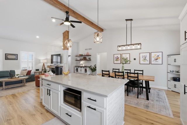 6480 Revere Pass, Deforest, WI 53532