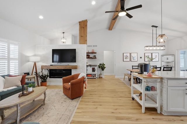 6480 Revere Pass, Deforest, WI 53532