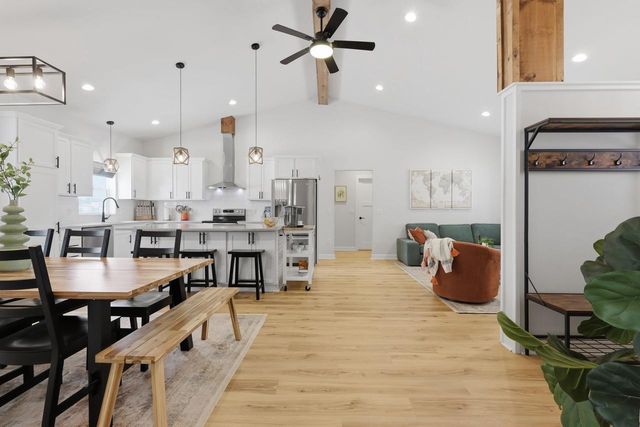 6480 Revere Pass, Deforest, WI 53532