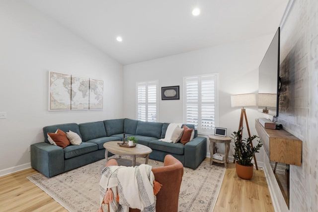 6480 Revere Pass, Deforest, WI 53532