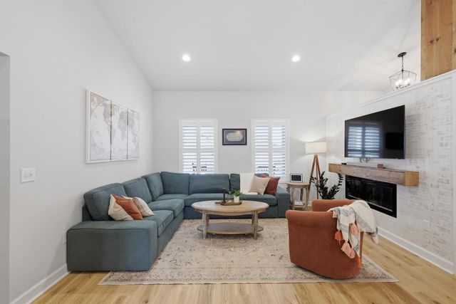 6480 Revere Pass, Deforest, WI 53532