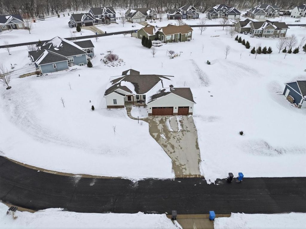 6480 Revere Pass, Deforest, WI 53532