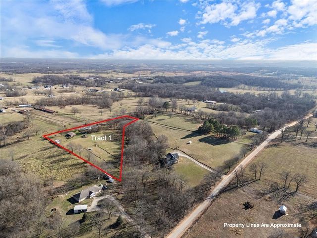 12246 S Pleasant Valley Road, Gentry, AR 72734