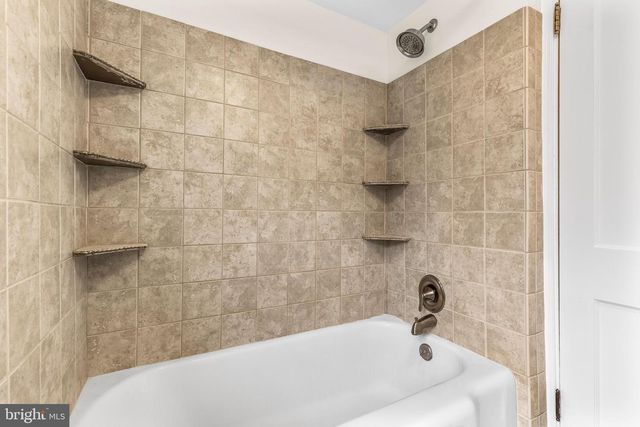 1420 CLEARVIEW AVE, Lancaster, PA 17601