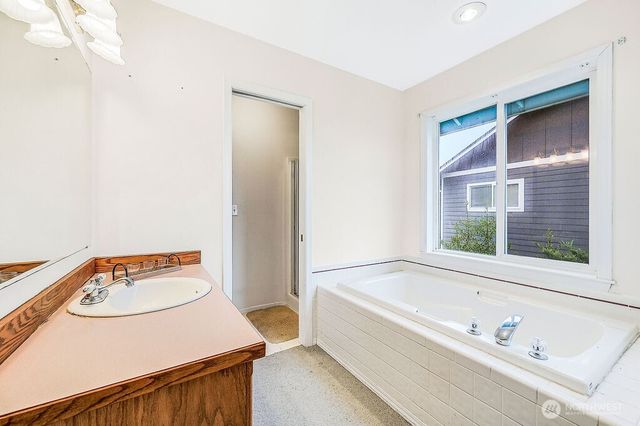 8259 SE O'Farrell Lane, Port Orchard, WA 98366