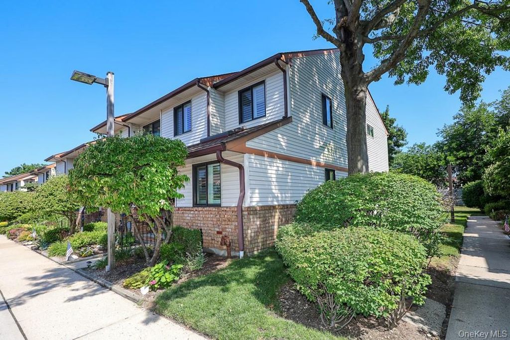 155 Laurel Lane, Wantagh, NY 11793