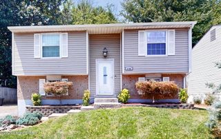 8708 Bost Ln, Louisville, KY 40219
