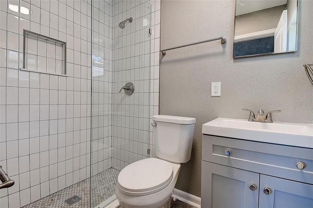 130 42ND AVENUE N, St Petersburg, FL 33703