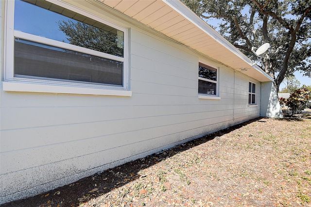 130 42ND AVENUE N, St Petersburg, FL 33703