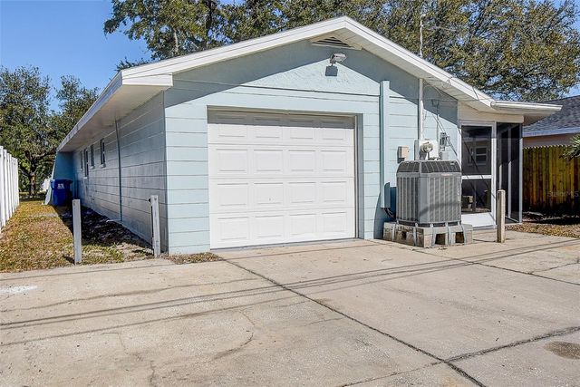 130 42ND AVENUE N, St Petersburg, FL 33703