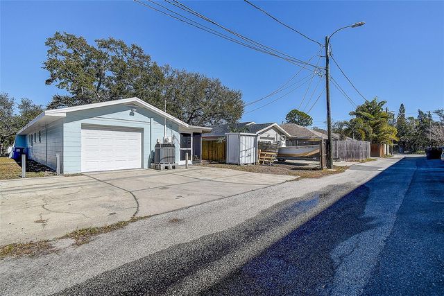 130 42ND AVENUE N, St Petersburg, FL 33703