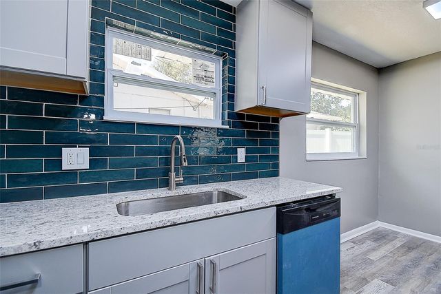 130 42ND AVENUE N, St Petersburg, FL 33703