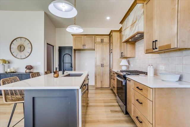 196 S Wellcrest Ct., Wichita, KS 67052