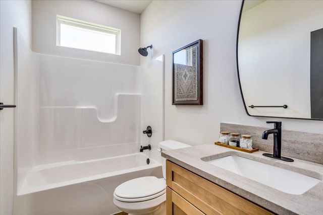 196 S Wellcrest Ct., Wichita, KS 67052