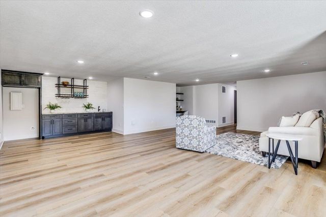 196 S Wellcrest Ct., Wichita, KS 67052